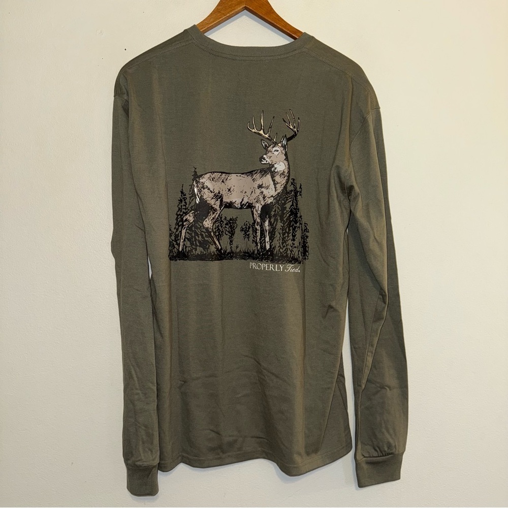 Properly Tied Men’s Long Sleeve T-Shirt Size Medium w/ Deer on Back Hunting